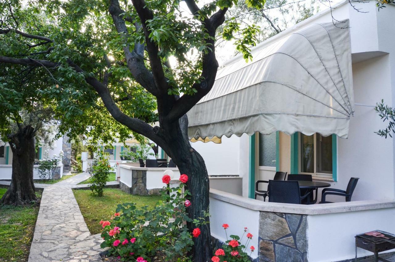 Ergul Motel Küçükkuyu Ngoại thất bức ảnh
